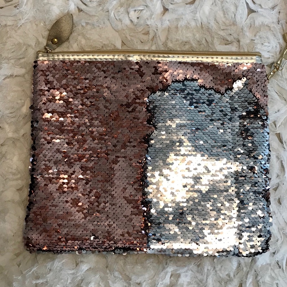 Sequin Love Clutch ๐ - Picture 3 of 5